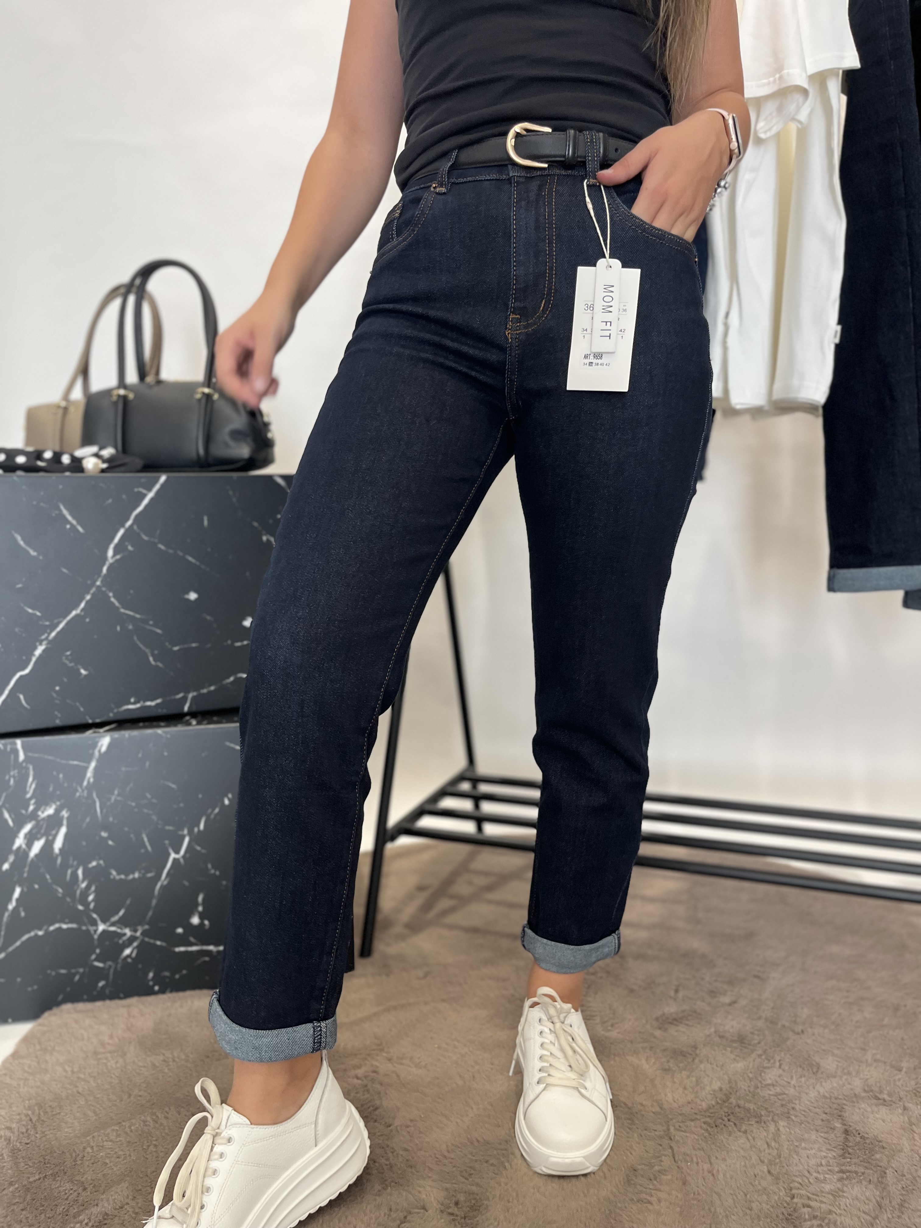 Dámské džíny mom fit