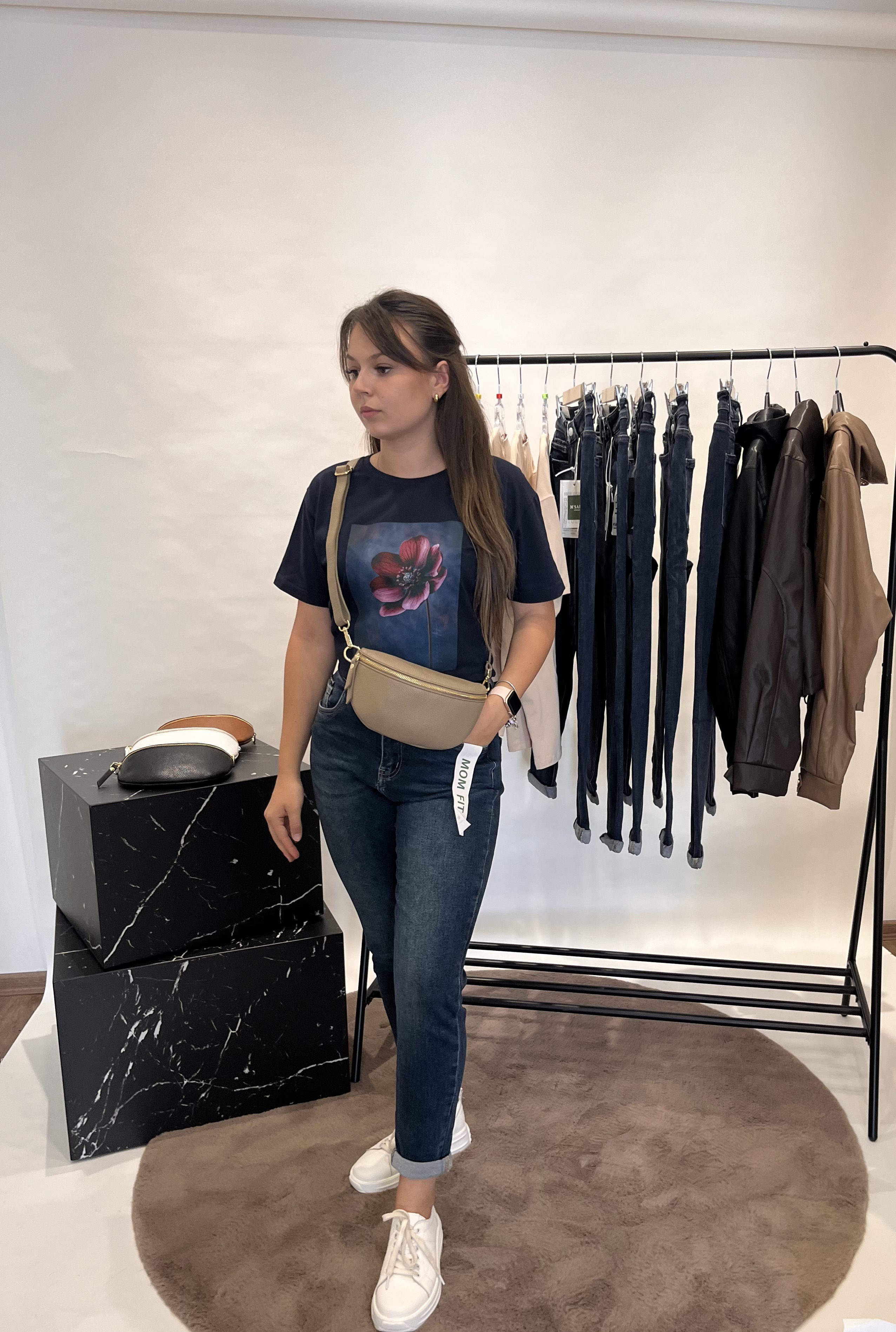 Dámské džíny mom fit