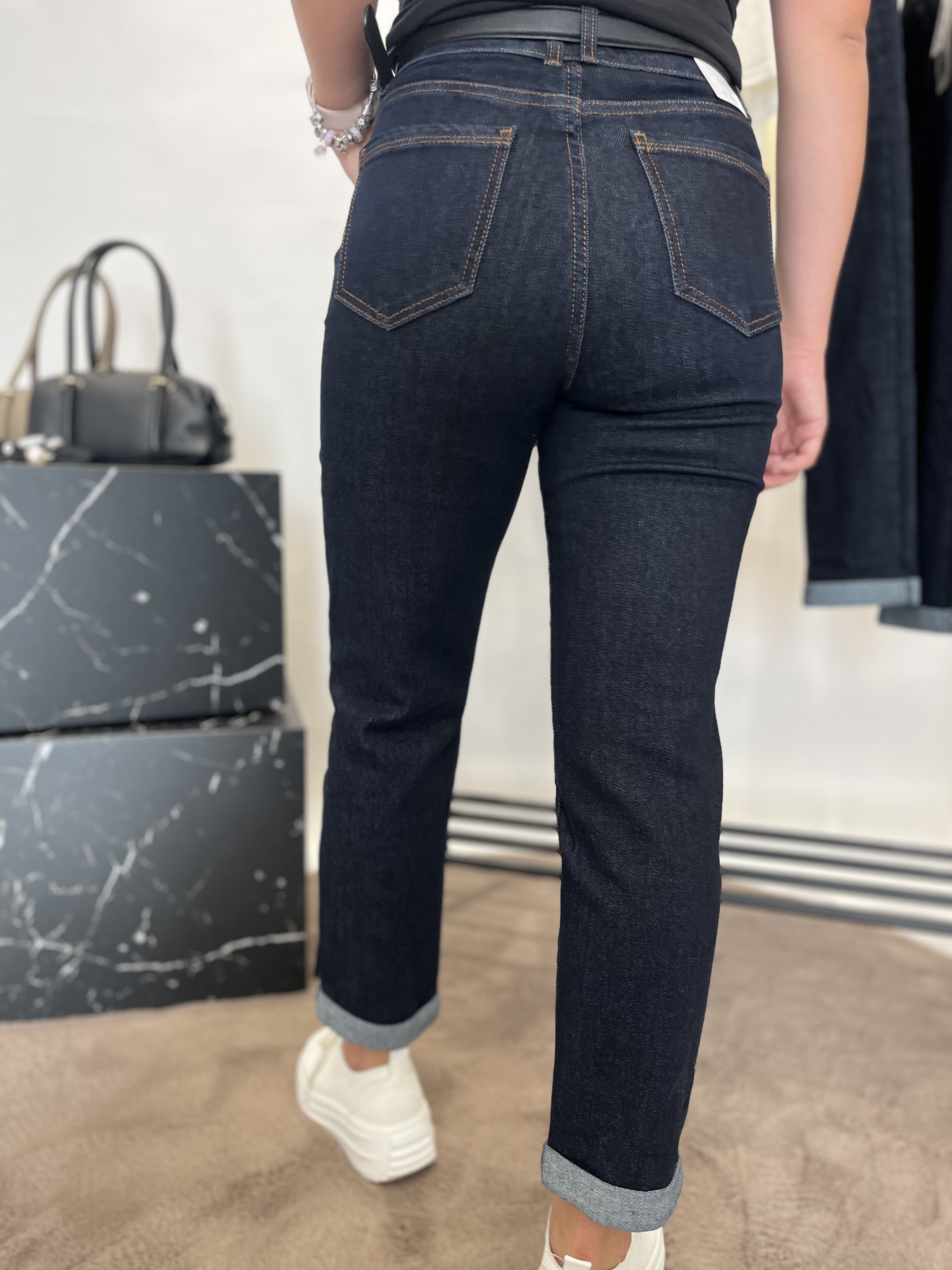 Dámské džíny mom fit